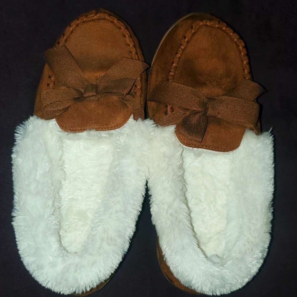 Moccasin slippers